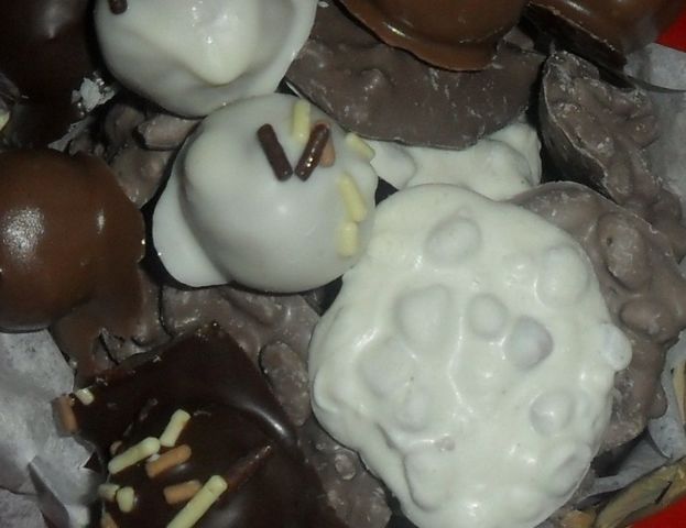 CANASTA CHOCOLATES SURTIDOS